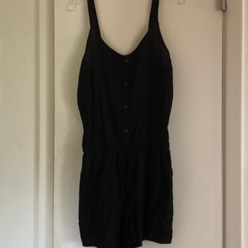 Black Old Navy romper - brand new!